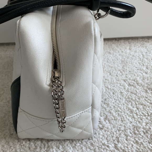 Authentic Chanel Vintage Cam-bone my First bag 😍(needed Chanel spa💖) - Picture 3 of 10